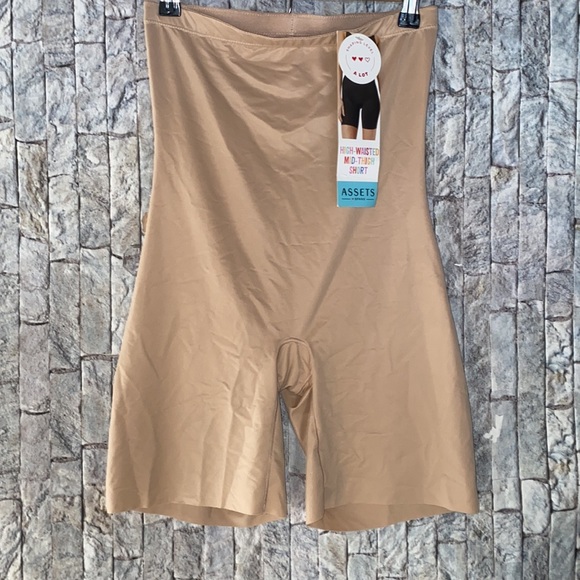 ASSETS by SPANX Mid-Thigh Shaping short large - Picture 4 of 9